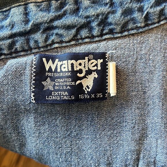 Vintage Wrangler pearl snap button down denim shirt. - Picture 6 of 6